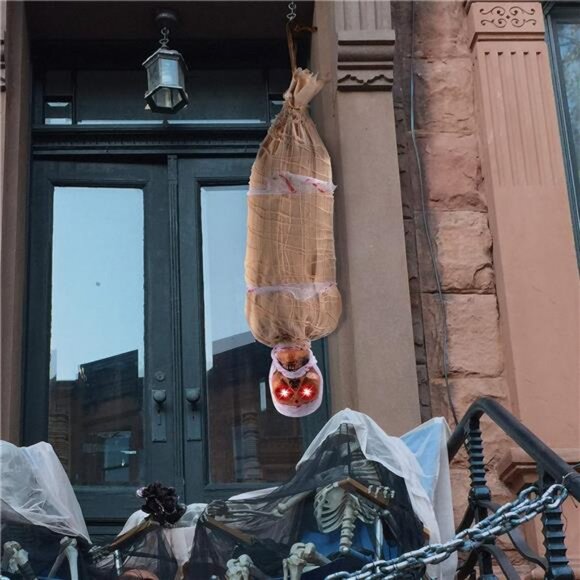 35" Halloween Animated Hanging Corpse with LED Light Up Eyes & Sound Effect - Picture 4 of 8